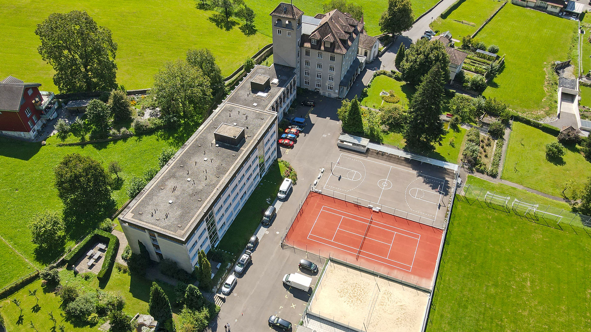 Internationale Schule Altdorf - slide