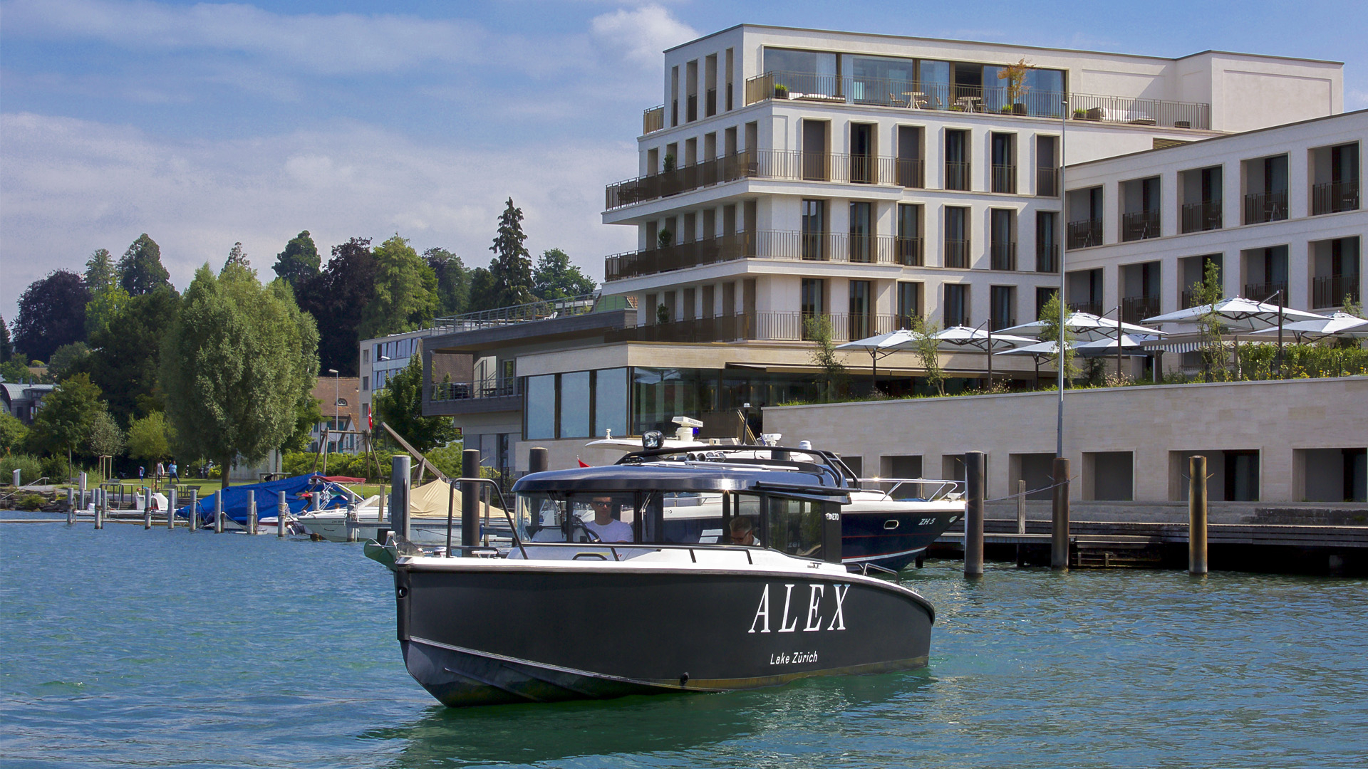ALEX - Отель и апартаменты на берегу озера - slide